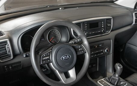 KIA Sportage IV рестайлинг, 2018 год, 1 917 800 рублей, 3 фотография