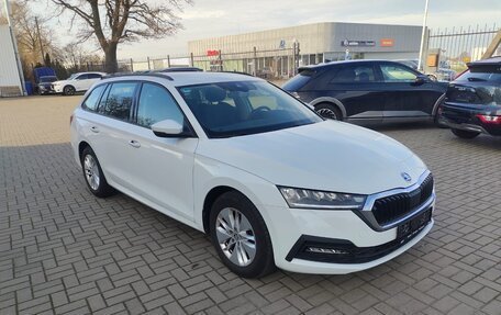 Skoda Octavia IV, 2021 год, 2 172 000 рублей, 2 фотография