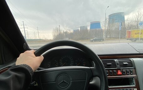Mercedes-Benz E-Класс, 1995 год, 150 000 рублей, 11 фотография