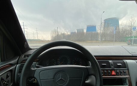 Mercedes-Benz E-Класс, 1995 год, 150 000 рублей, 12 фотография