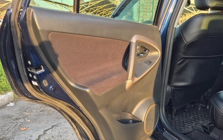 Toyota RAV4, 2006 год, 1 250 000 рублей, 30 фотография