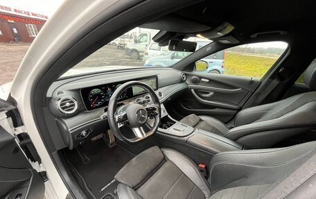 Mercedes-Benz E-Класс, 2022 год, 4 300 000 рублей, 5 фотография