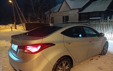 Hyundai Elantra V, 2015 год, 970 000 рублей, 4 фотография