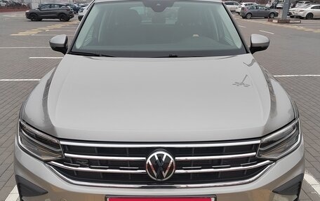 Volkswagen Tiguan II, 2021 год, 2 600 000 рублей, 1 фотография