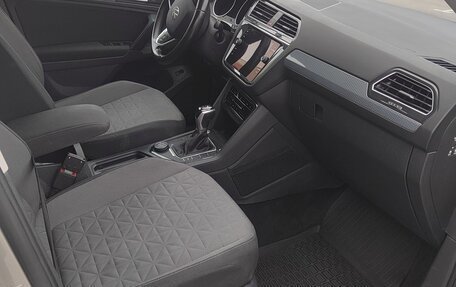 Volkswagen Tiguan II, 2021 год, 2 600 000 рублей, 8 фотография