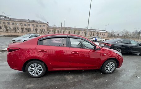 KIA Rio IV, 2018 год, 890 000 рублей, 4 фотография