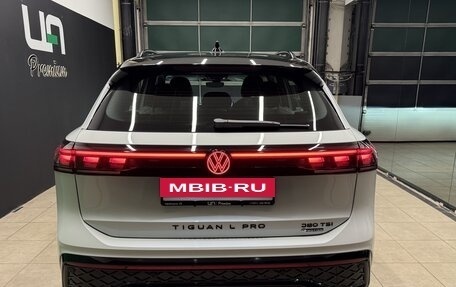 Volkswagen Tiguan II, 2025 год, 4 790 000 рублей, 7 фотография
