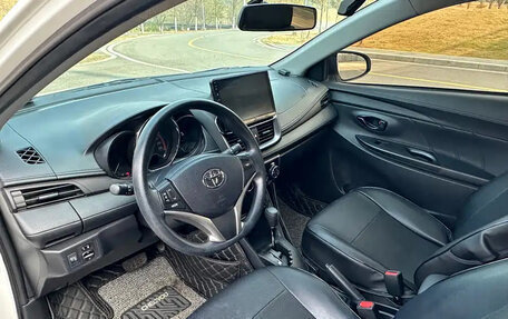 Toyota Yaris XP150 рестайлинг, 2022 год, 1 450 000 рублей, 9 фотография