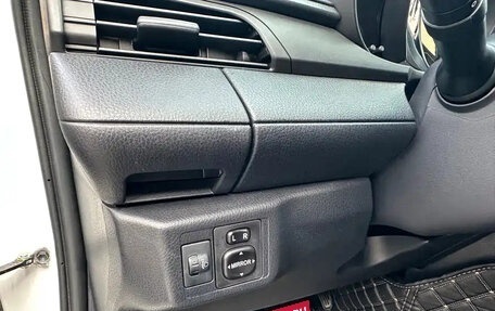 Toyota Yaris XP150 рестайлинг, 2022 год, 1 450 000 рублей, 10 фотография