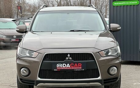 Mitsubishi Outlander III рестайлинг 3, 2012 год, 1 299 000 рублей, 2 фотография