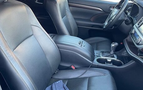 Toyota Highlander III, 2014 год, 3 880 000 рублей, 14 фотография