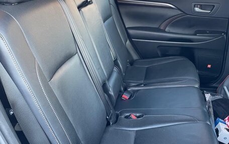 Toyota Highlander III, 2014 год, 3 880 000 рублей, 19 фотография