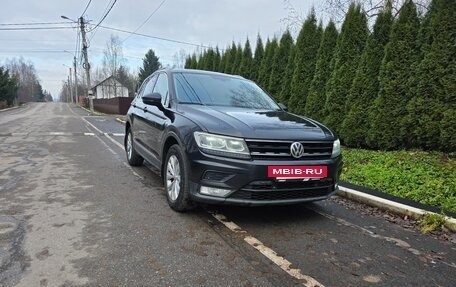Volkswagen Tiguan II, 2017 год, 1 985 000 рублей, 2 фотография