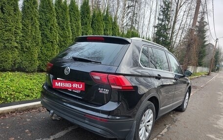 Volkswagen Tiguan II, 2017 год, 1 985 000 рублей, 3 фотография