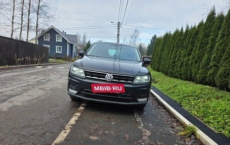 Volkswagen Tiguan II, 2017 год, 1 985 000 рублей, 4 фотография