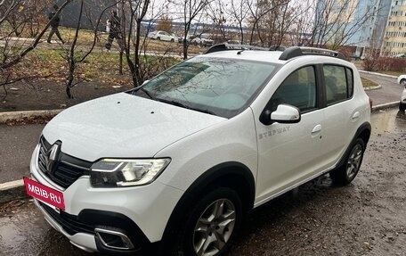 Renault Sandero II рестайлинг, 2020 год, 1 347 000 рублей, 2 фотография