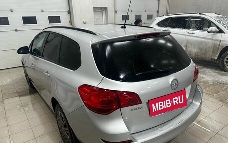 Opel Astra J, 2011 год, 700 000 рублей, 4 фотография