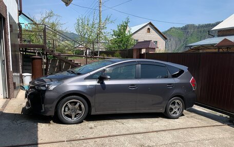Toyota Prius Alpha I (ZVW40/41), 2016 год, 1 700 000 рублей, 4 фотография