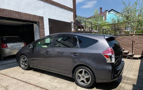 Toyota Prius Alpha I (ZVW40/41), 2016 год, 1 700 000 рублей, 3 фотография