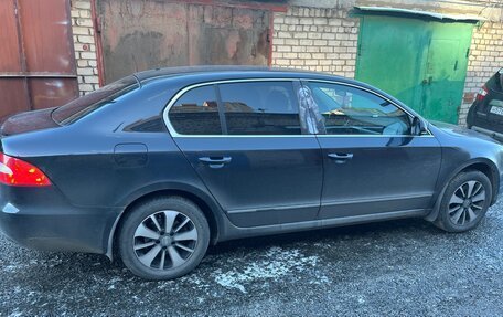 Skoda Superb III рестайлинг, 2012 год, 900 000 рублей, 2 фотография