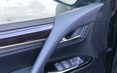 Lexus LX III, 2017 год, 5 790 000 рублей, 11 фотография