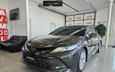 Toyota Camry, 2018 год, 2 749 000 рублей, 2 фотография