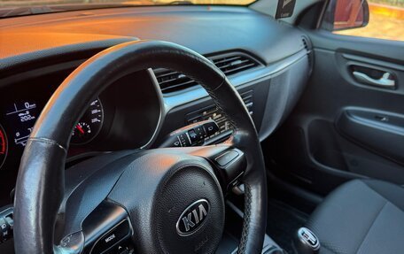 KIA Rio IV, 2021 год, 1 390 000 рублей, 15 фотография