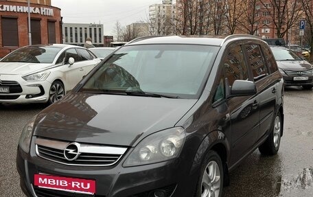 Opel Zafira B, 2012 год, 670 000 рублей, 2 фотография