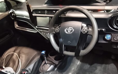 Toyota Aqua I, 2017 год, 1 000 000 рублей, 7 фотография