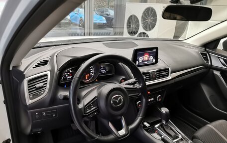 Mazda 3, 2016 год, 1 870 000 рублей, 10 фотография