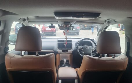 Toyota Land Cruiser Prado 150 рестайлинг 2, 2021 год, 5 450 000 рублей, 7 фотография