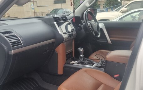 Toyota Land Cruiser Prado 150 рестайлинг 2, 2021 год, 5 450 000 рублей, 6 фотография