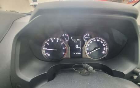 Toyota Land Cruiser Prado 150 рестайлинг 2, 2021 год, 5 450 000 рублей, 13 фотография