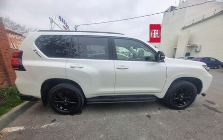 Toyota Land Cruiser Prado 150 рестайлинг 2, 2021 год, 5 450 000 рублей, 3 фотография