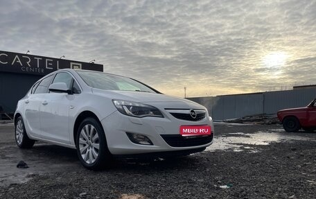 Opel Astra J, 2011 год, 1 050 000 рублей, 1 фотография