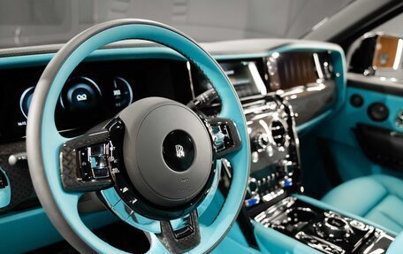 Rolls-Royce Cullinan, 2025 год, 65 000 000 рублей, 11 фотография