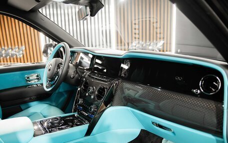 Rolls-Royce Cullinan, 2025 год, 65 000 000 рублей, 14 фотография