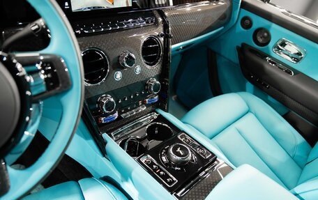 Rolls-Royce Cullinan, 2025 год, 65 000 000 рублей, 15 фотография