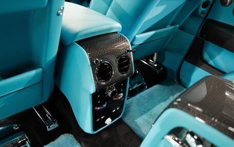 Rolls-Royce Cullinan, 2025 год, 65 000 000 рублей, 24 фотография