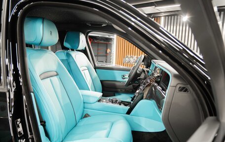 Rolls-Royce Cullinan, 2025 год, 65 000 000 рублей, 31 фотография