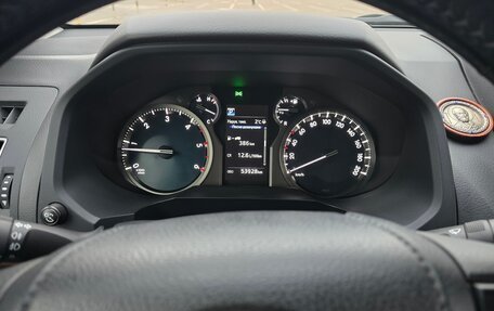 Toyota Land Cruiser Prado 150 рестайлинг 2, 2018 год, 5 700 000 рублей, 30 фотография