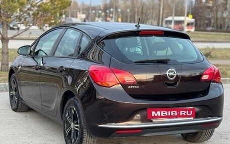 Opel Astra J, 2013 год, 590 000 рублей, 3 фотография