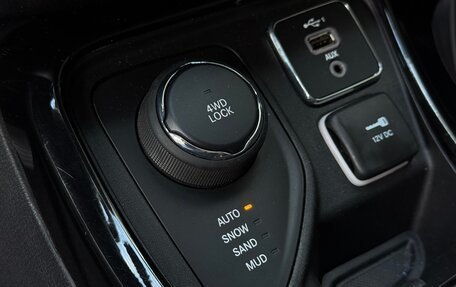 Jeep Compass II, 2019 год, 1 990 000 рублей, 29 фотография