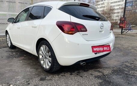 Opel Astra J, 2011 год, 1 050 000 рублей, 2 фотография