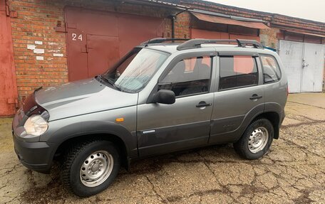 Chevrolet Niva I рестайлинг, 2010 год, 450 000 рублей, 2 фотография