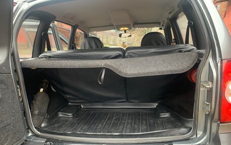 Chevrolet Niva I рестайлинг, 2010 год, 450 000 рублей, 24 фотография