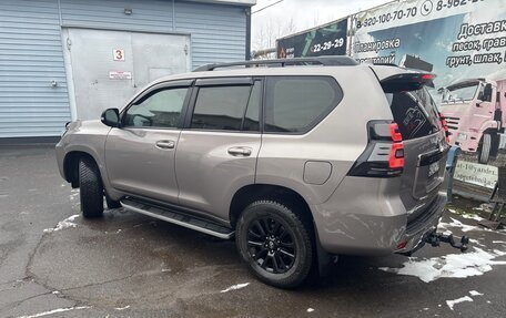 Toyota Land Cruiser Prado 150 рестайлинг 2, 2021 год, 7 000 000 рублей, 2 фотография