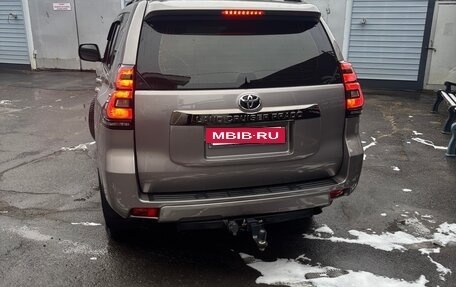 Toyota Land Cruiser Prado 150 рестайлинг 2, 2021 год, 7 000 000 рублей, 3 фотография