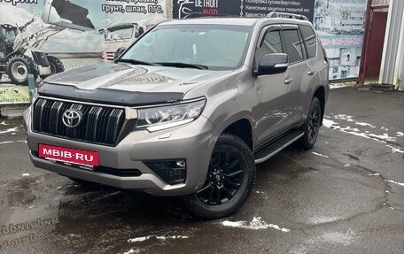 Toyota Land Cruiser Prado 150 рестайлинг 2, 2021 год, 7 000 000 рублей, 6 фотография
