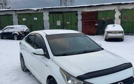 Hyundai Solaris II рестайлинг, 2017 год, 865 000 рублей, 2 фотография